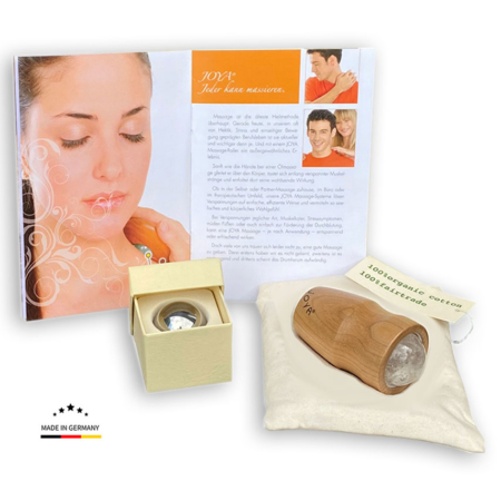 Das Massage Set mit dem Face and Body Massageroller einer Edelstahlmassagekugel und einem Wärmesäckchen