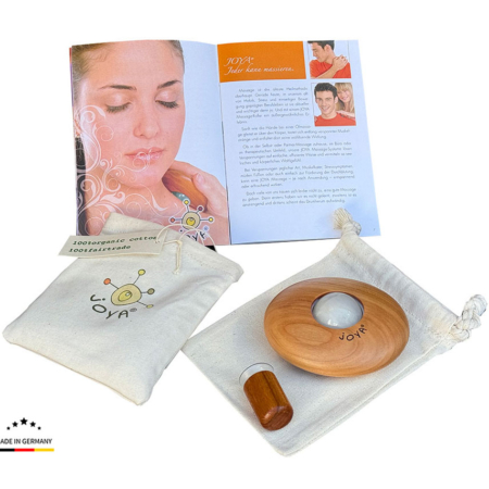 Einsteiger Set mit Classic Massageroller und Schneequarz Edelsteinkugel, und als plus Produkt ist ein Wärmesäckchen dabei